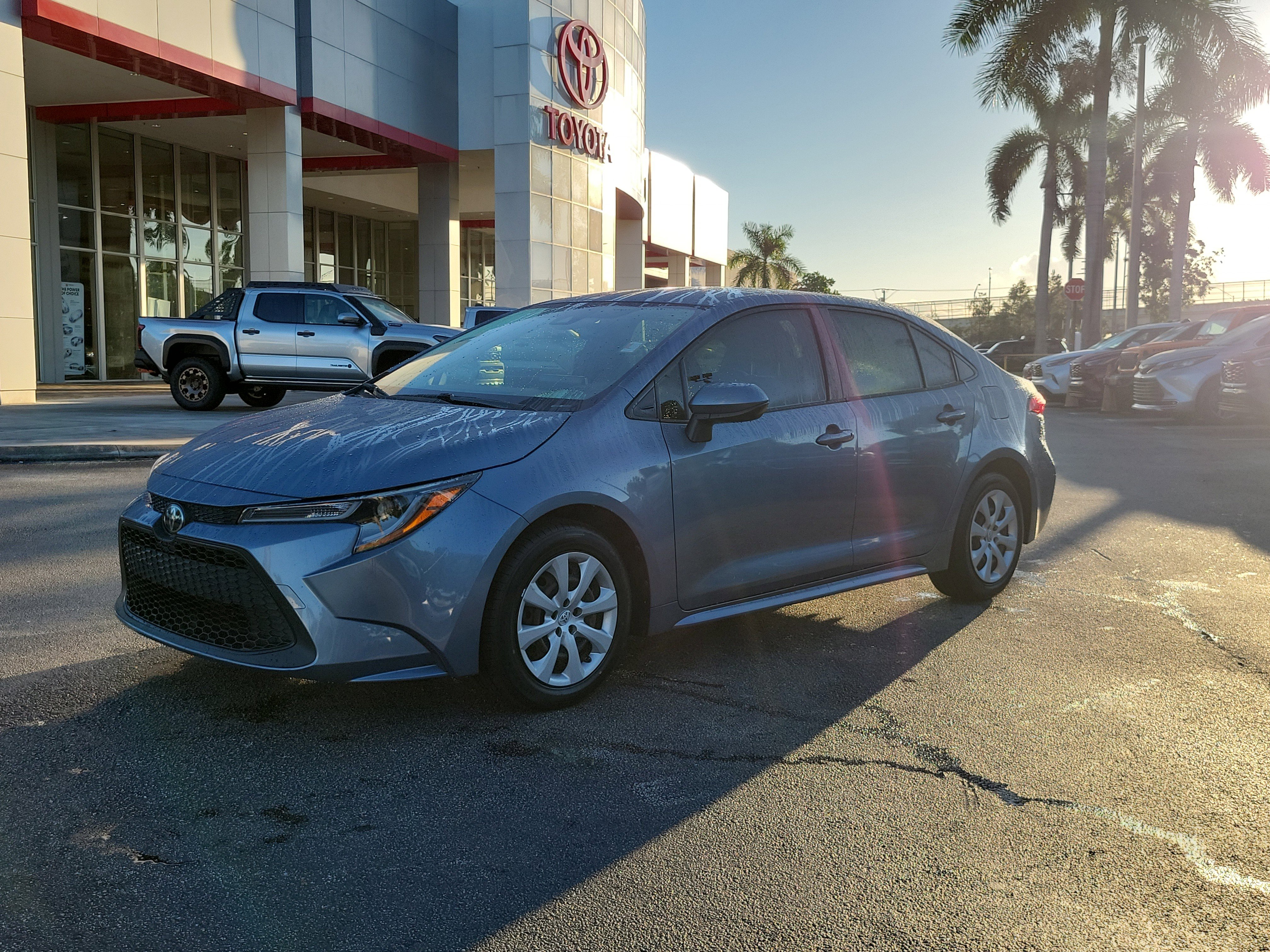 Used 2021 Toyota Corolla LE with VIN JTDEPMAE9MJ183059 for sale in Kansas City