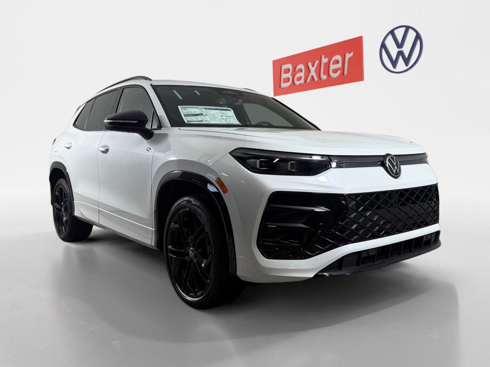 2026 Volkswagen Tiguan SE R-LINE BLACK's photo