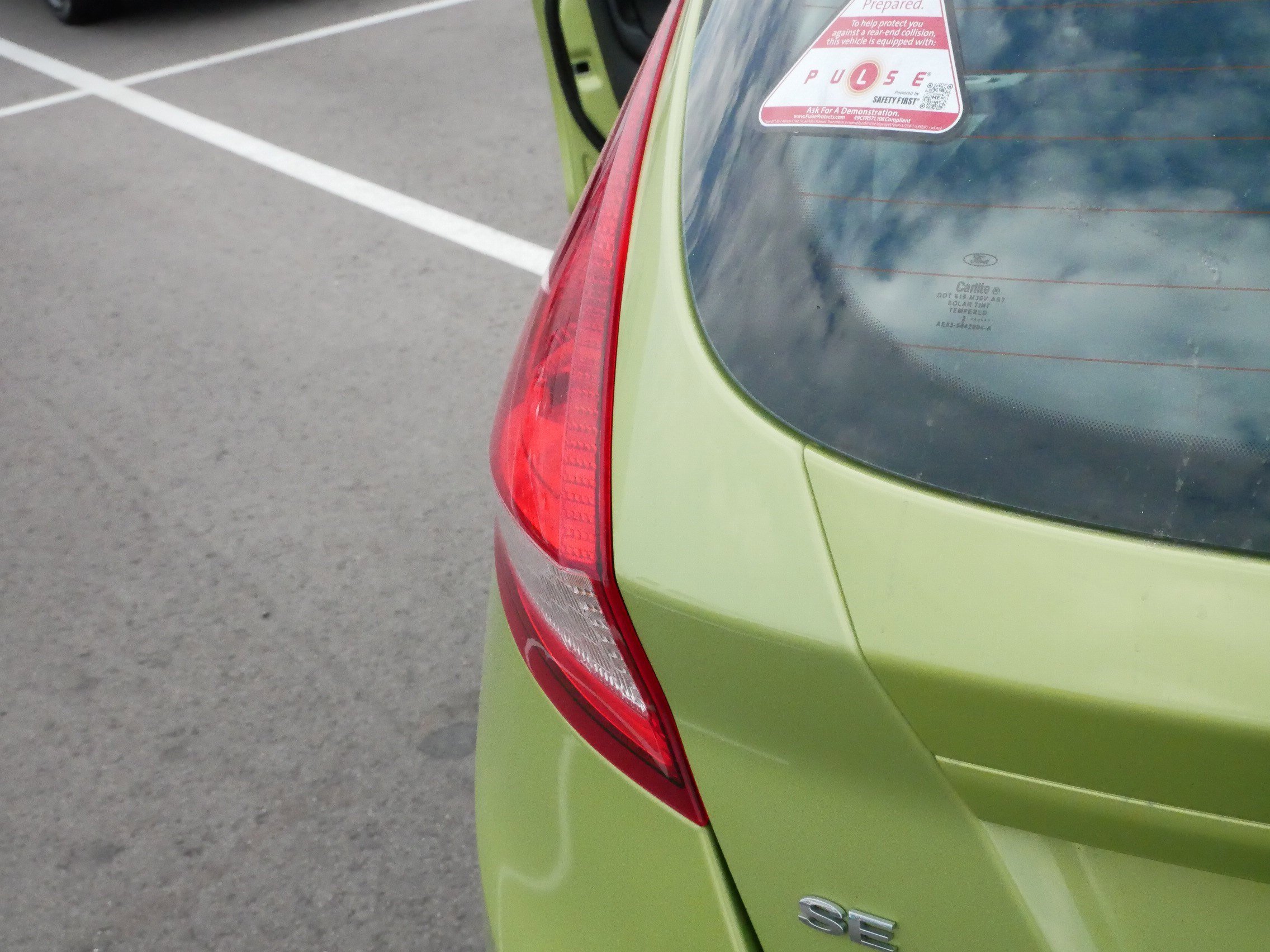 2013 Ford Fiesta SE photo 16