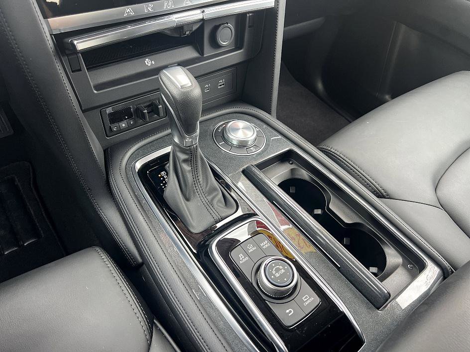 2024 Nissan Armada SV photo 26