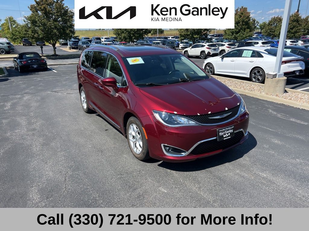 2018 Chrysler Pacifica Touring Plus photo 7