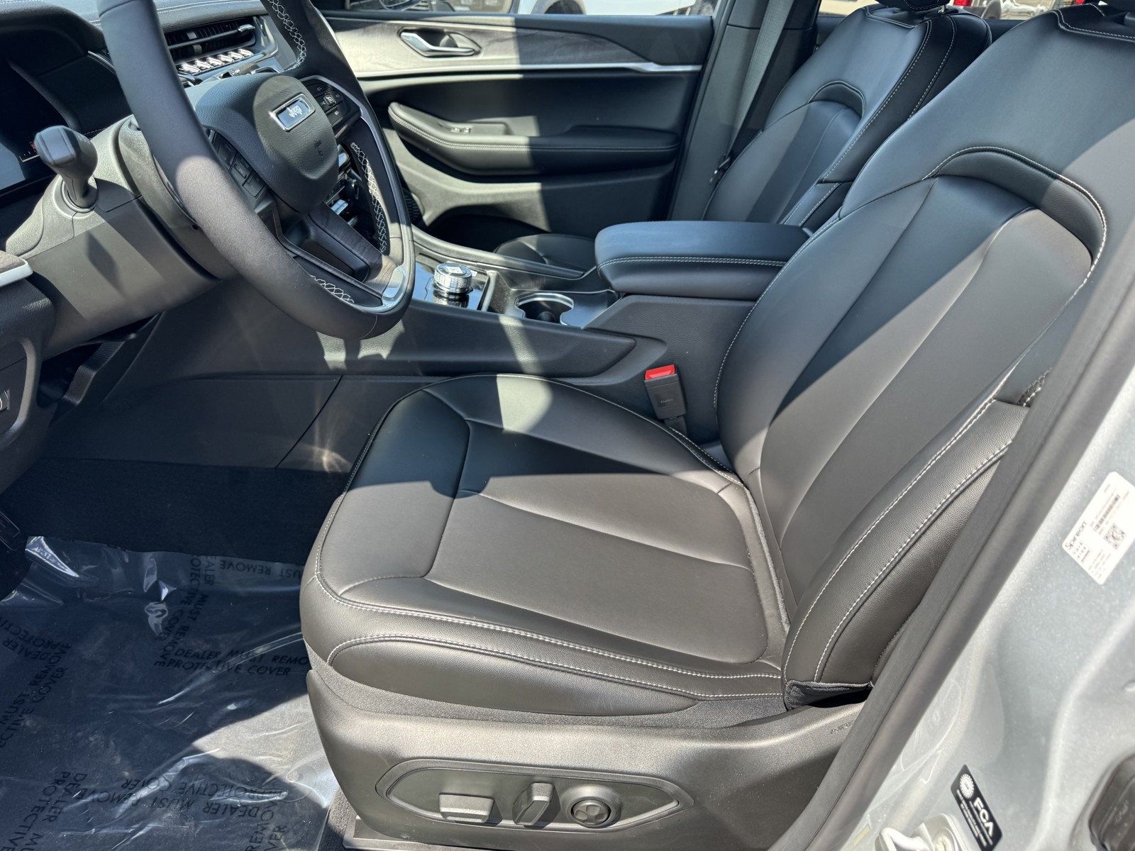 2025 Jeep Grand Cherokee Limited photo 13