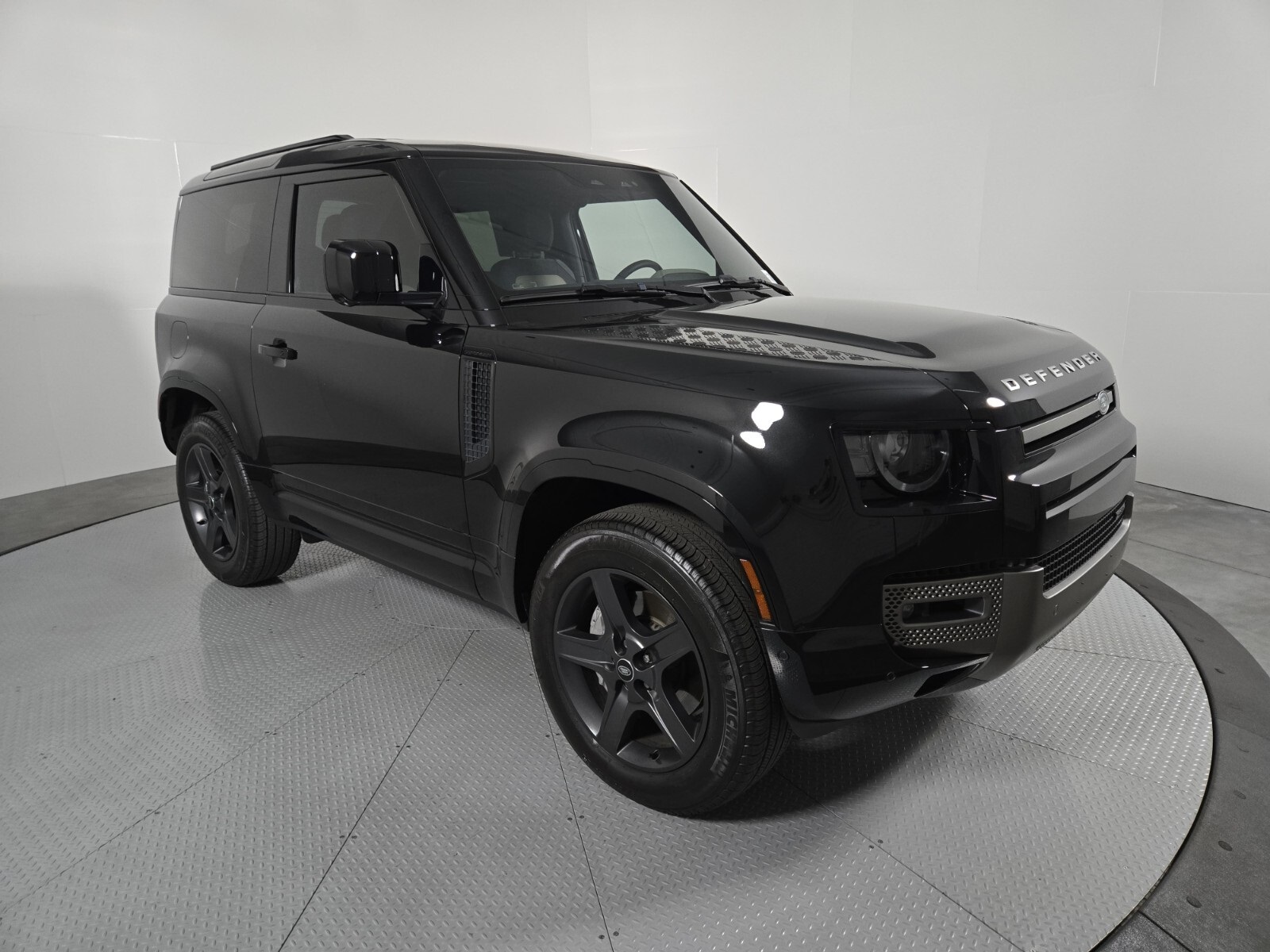 2023 Land Rover Defender 90 X-Dynamic SE photo 11
