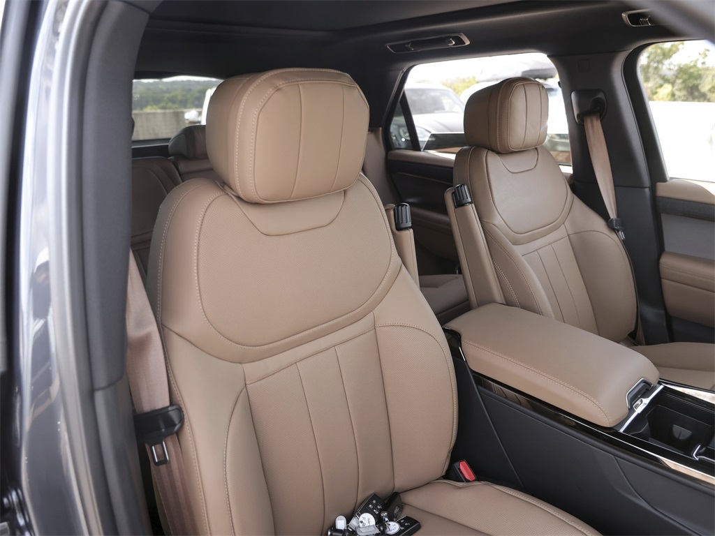2025 Land Rover Range Rover Sport SE photo 30