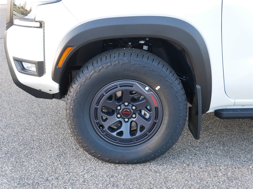 2026 Nissan Frontier Crew Cab PRO-4X photo 4