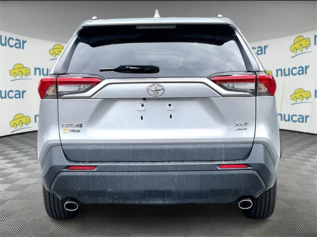 2021 Toyota RAV4 XLE photo 4