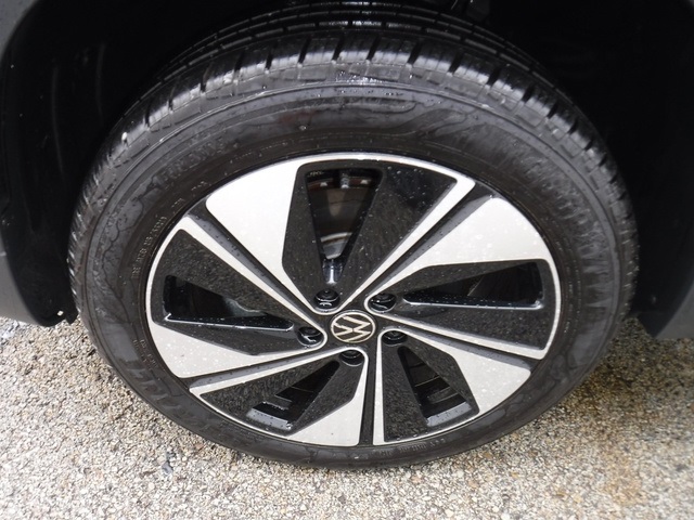 2025 Volkswagen Taos SE photo 4