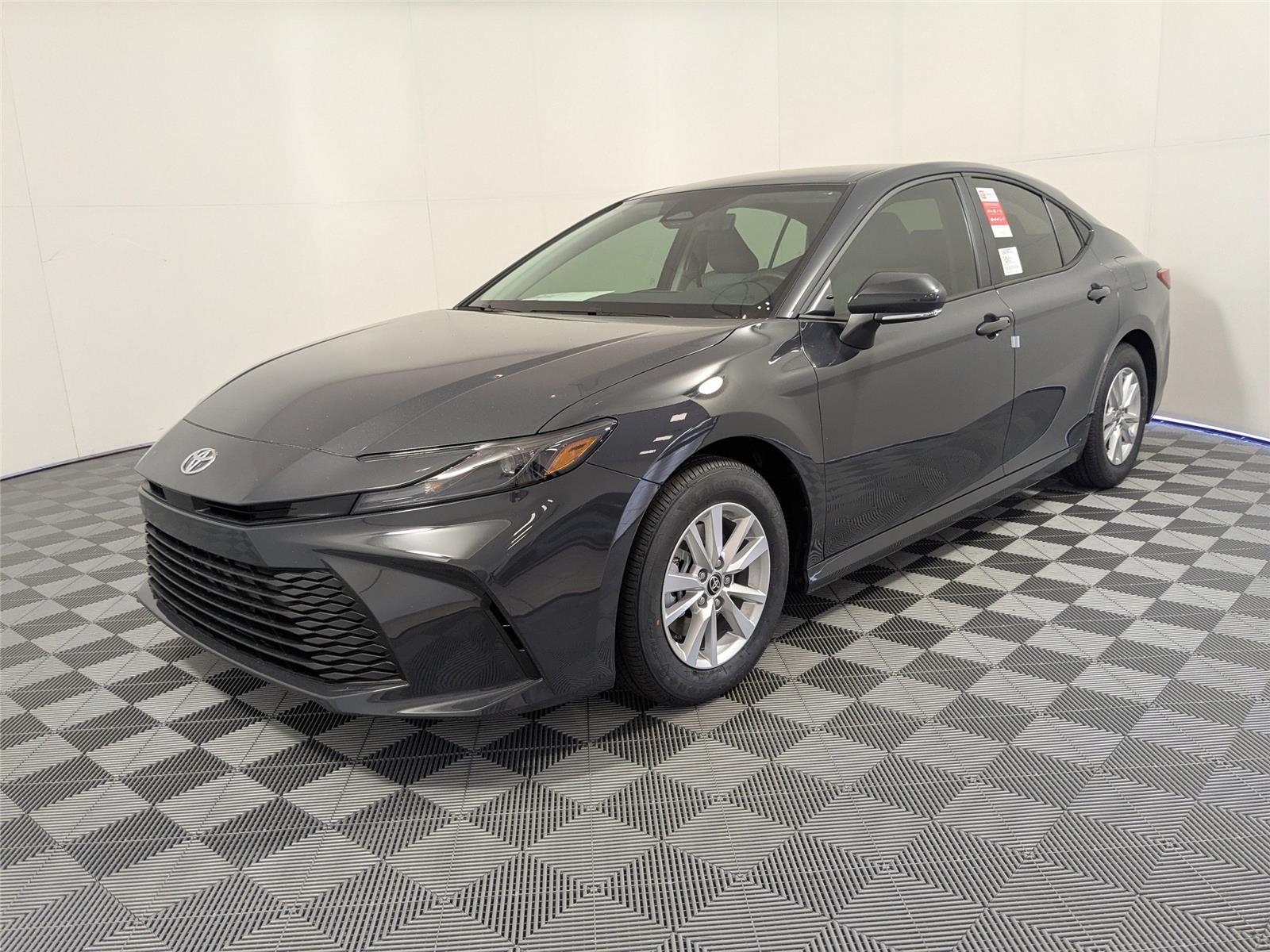 2026 Toyota Camry LE's photo