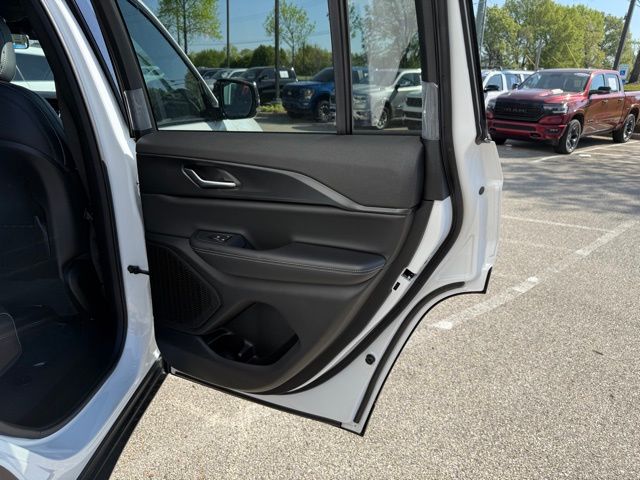 2025 Jeep Grand Cherokee Altitude X photo 19