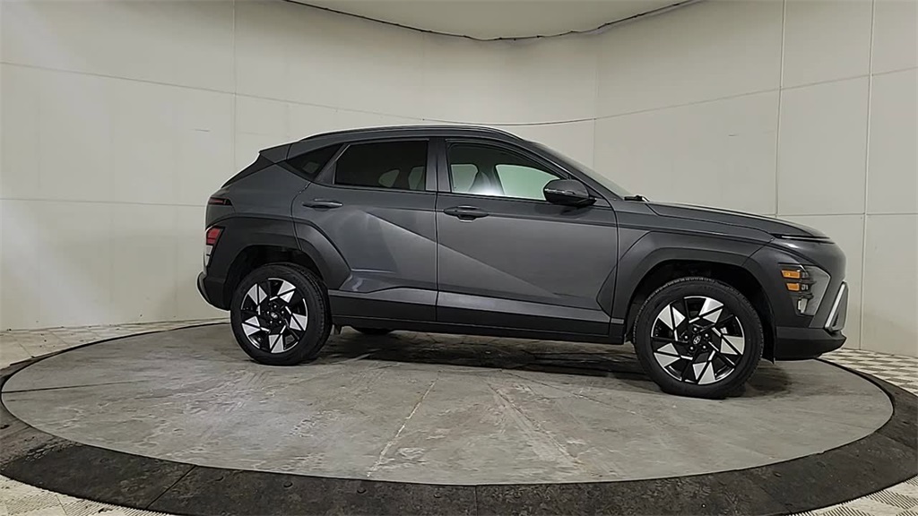 2025 HYUNDAI KONA - Image 8