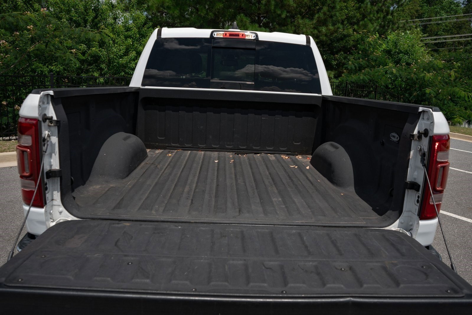 2019 Ram 1500 Laramie photo 8