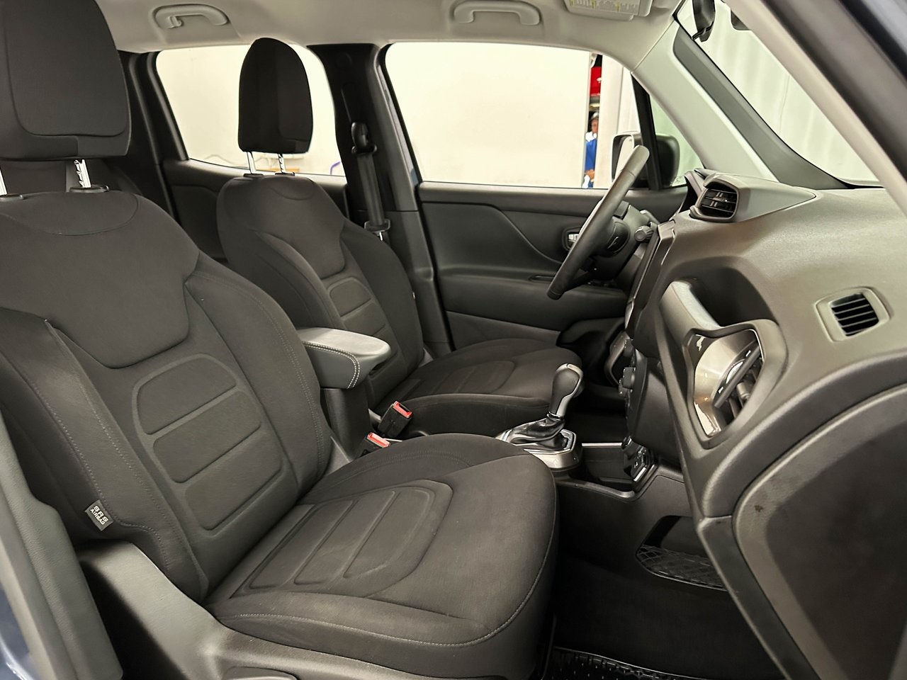 2022 Jeep Renegade Latitude photo 20