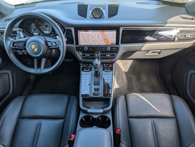 2023 Porsche Macan T photo 6