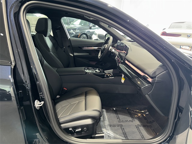 2026 Bmw 550e xDrive photo 9