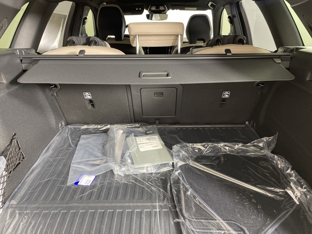 2026 Volvo XC60 Plus photo 18