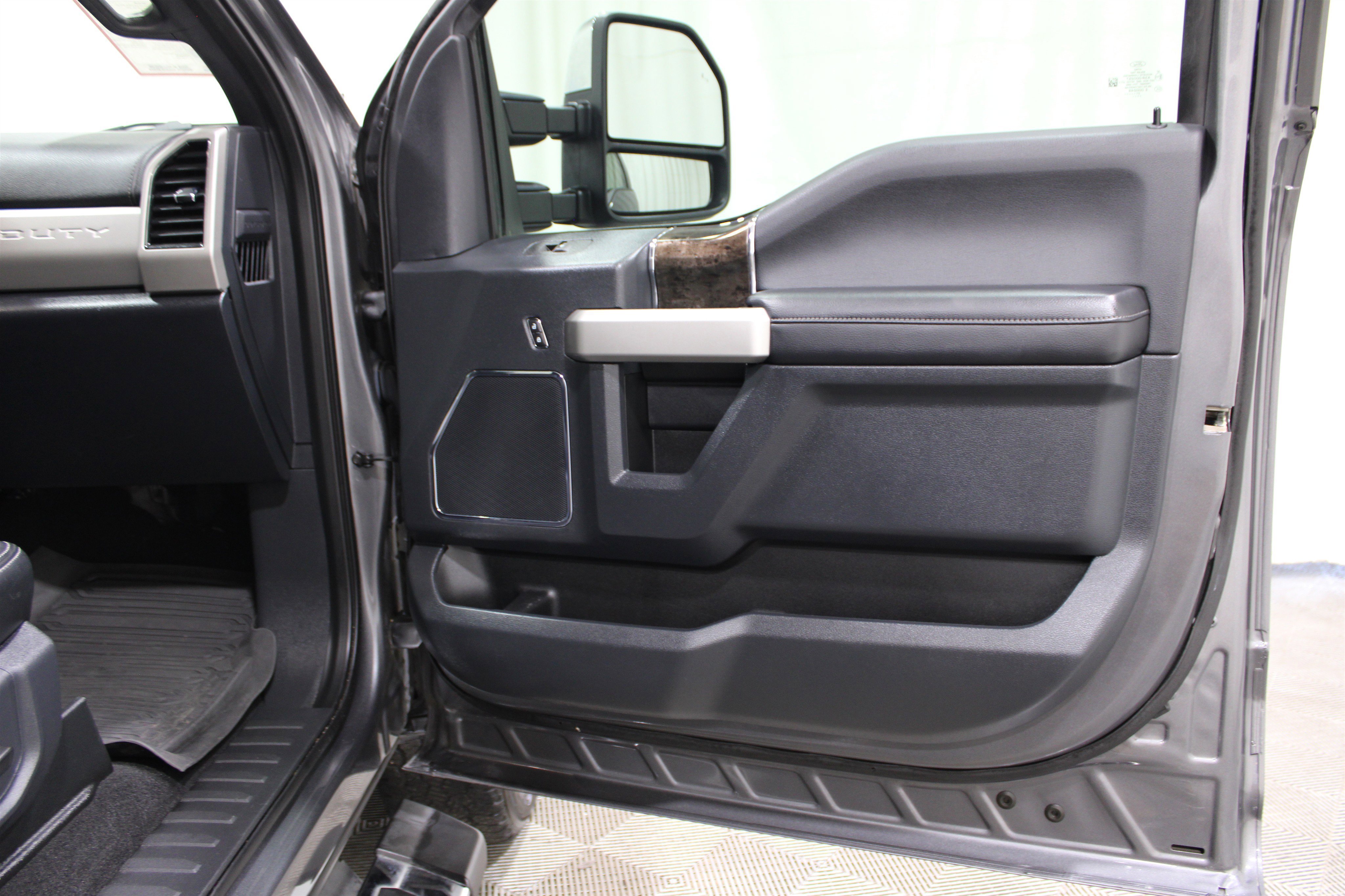 2022 Ford F-250 Lariat photo 20