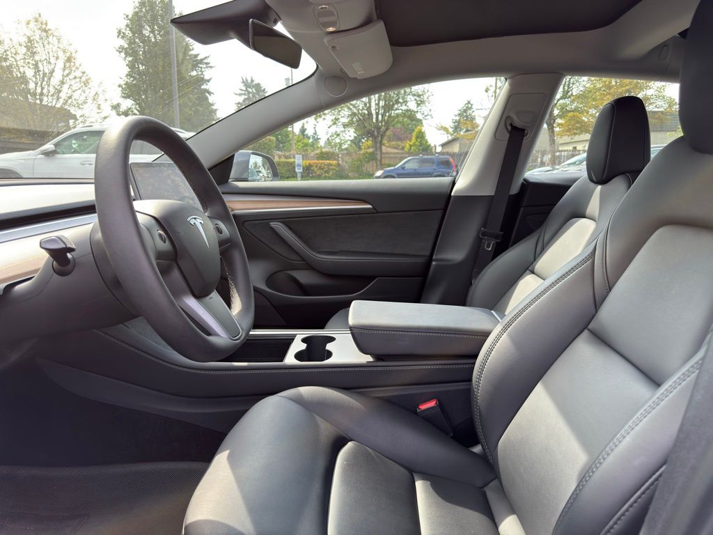 2023 Tesla Model 3 photo 9