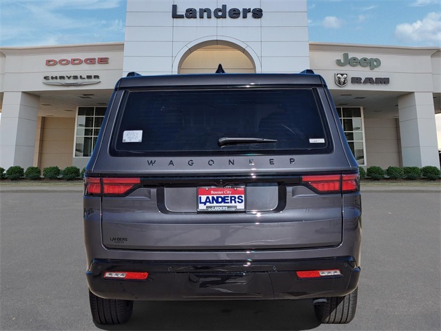 2024 Jeep Wagoneer L Carbide Series II photo 3