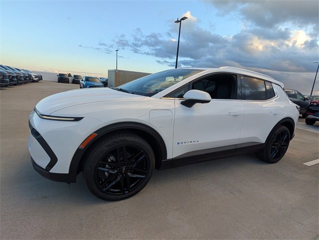 2026 Chevrolet Equinox LT photo 4