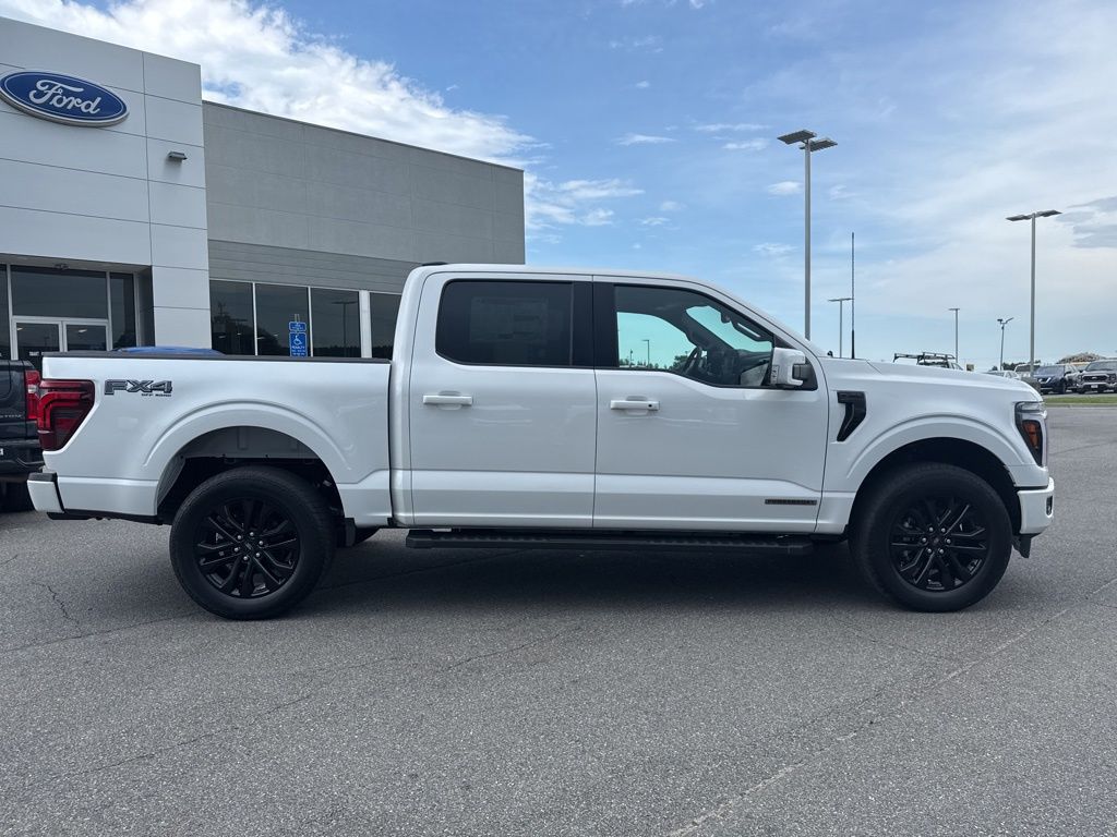 2025 Ford F-150 Lariat photo 2