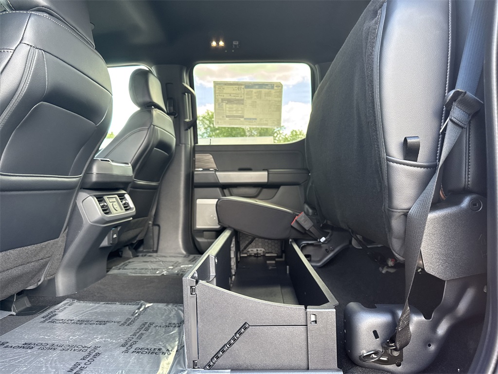 2025 Ford F-150 Lariat photo 38