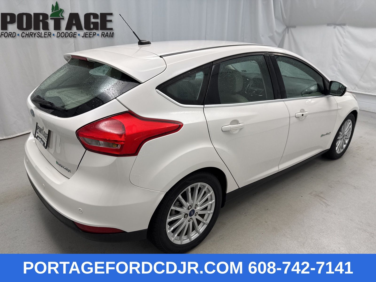 Used 2018 Ford Focus Electric with VIN 1FADP3R41JL211752 for sale in Portage, WI