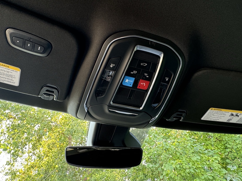 2024 Jeep Wagoneer Base photo 18