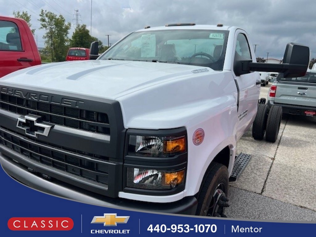 2024 Chevrolet Silverado 4500 Medium Duty Chassis Cab Work Truck's photo