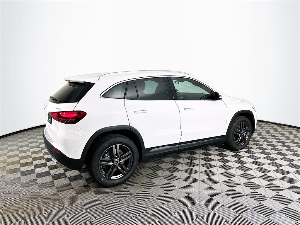 2026 Mercedes Benz GLA 250 4MATIC photo 4