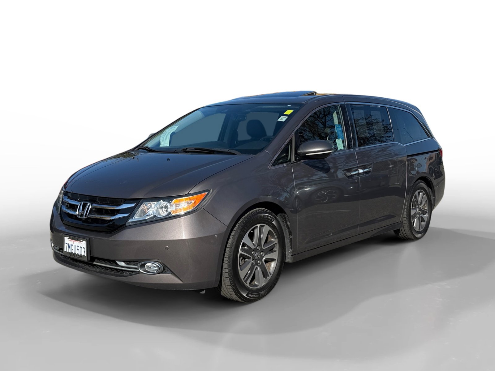 2015 Honda Odyssey Touring's photo