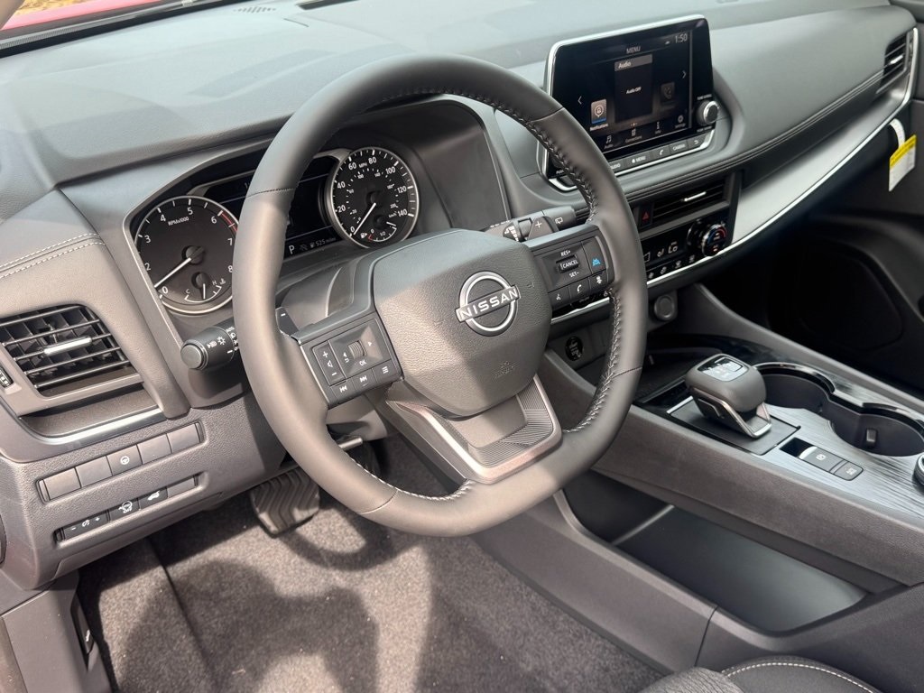 2026 Nissan Rogue SV photo 15