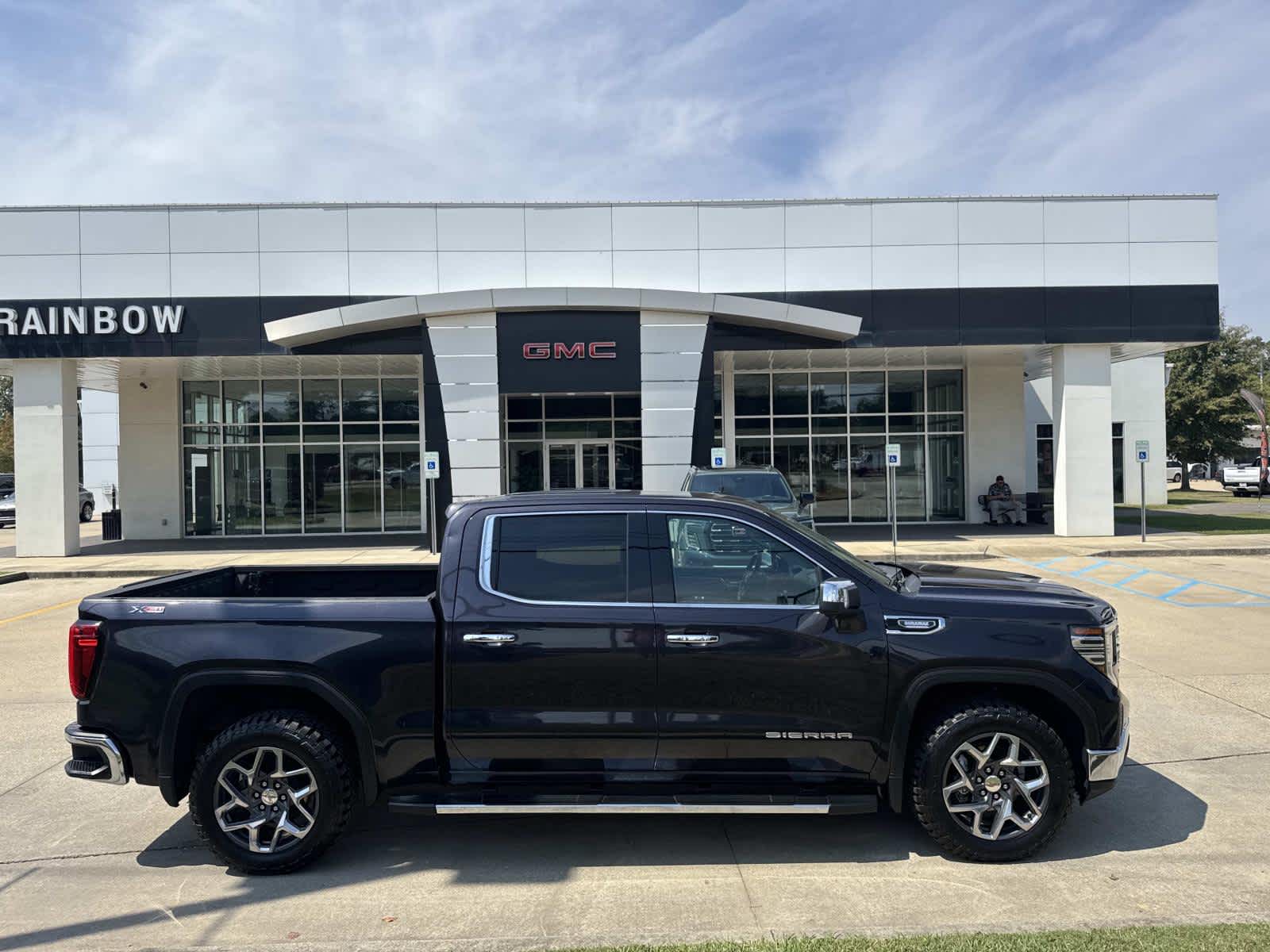 2023 GMC Sierra 1500 SLT's photo