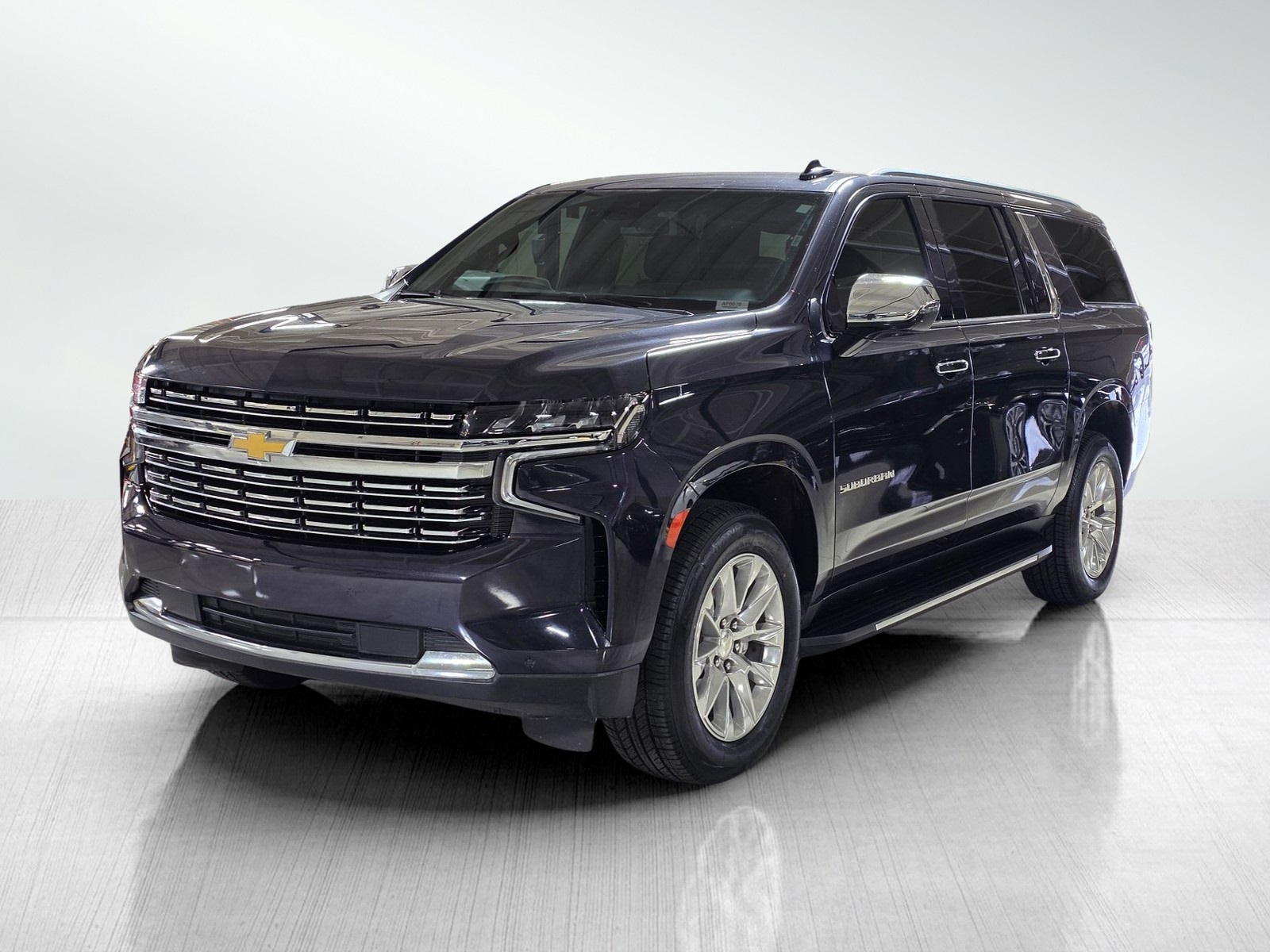 2023 Chevrolet Suburban Premier photo 3