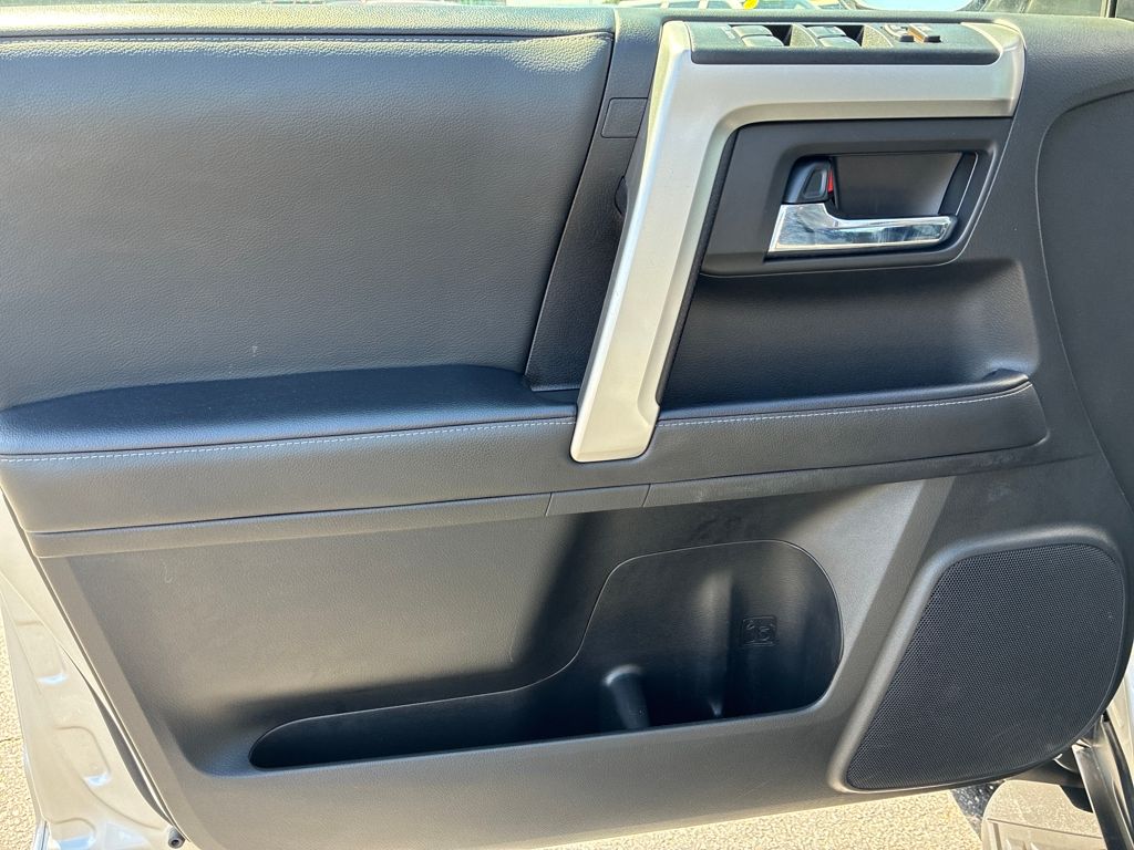 2024 Toyota 4Runner SR5 photo 10