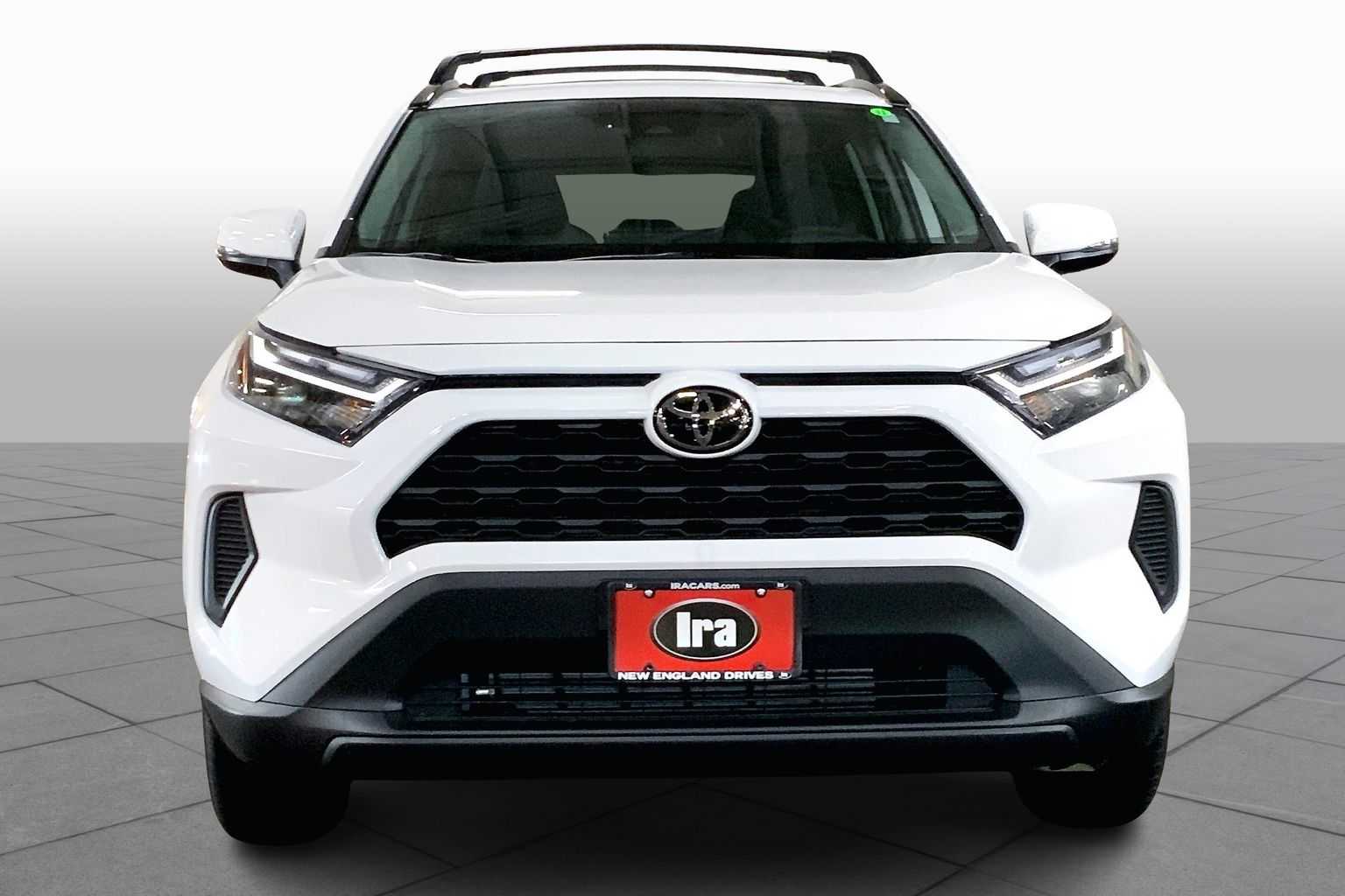 2025 Toyota RAV4 XLE photo 3