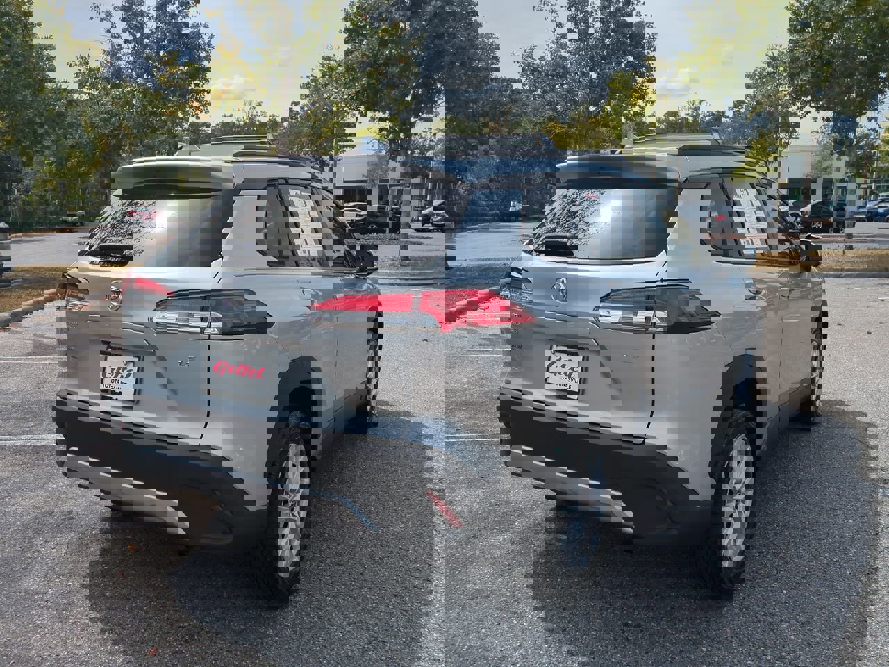 2022 Toyota Corolla Cross LE photo 4