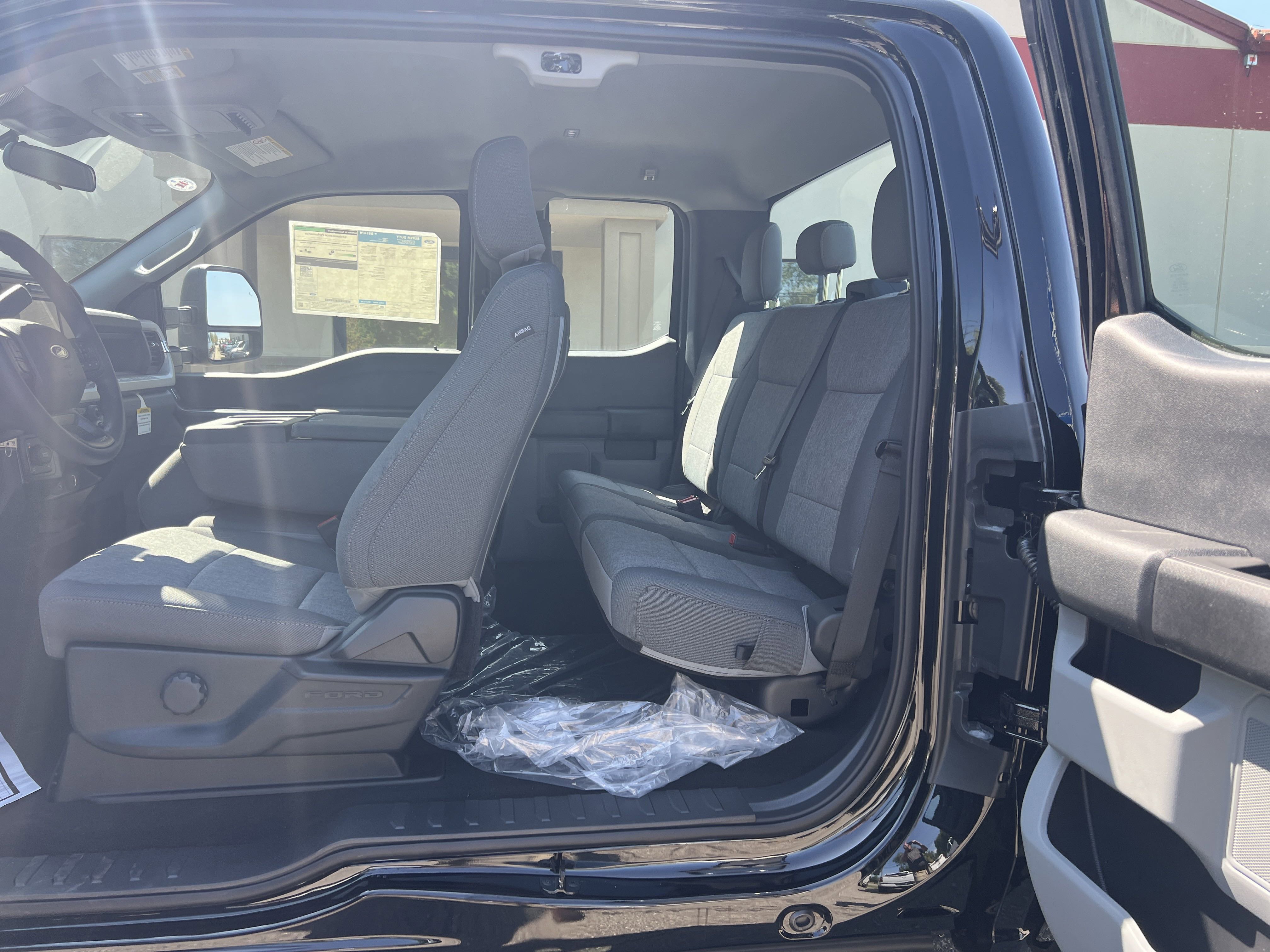 2025 Ford F-350 XL photo 2