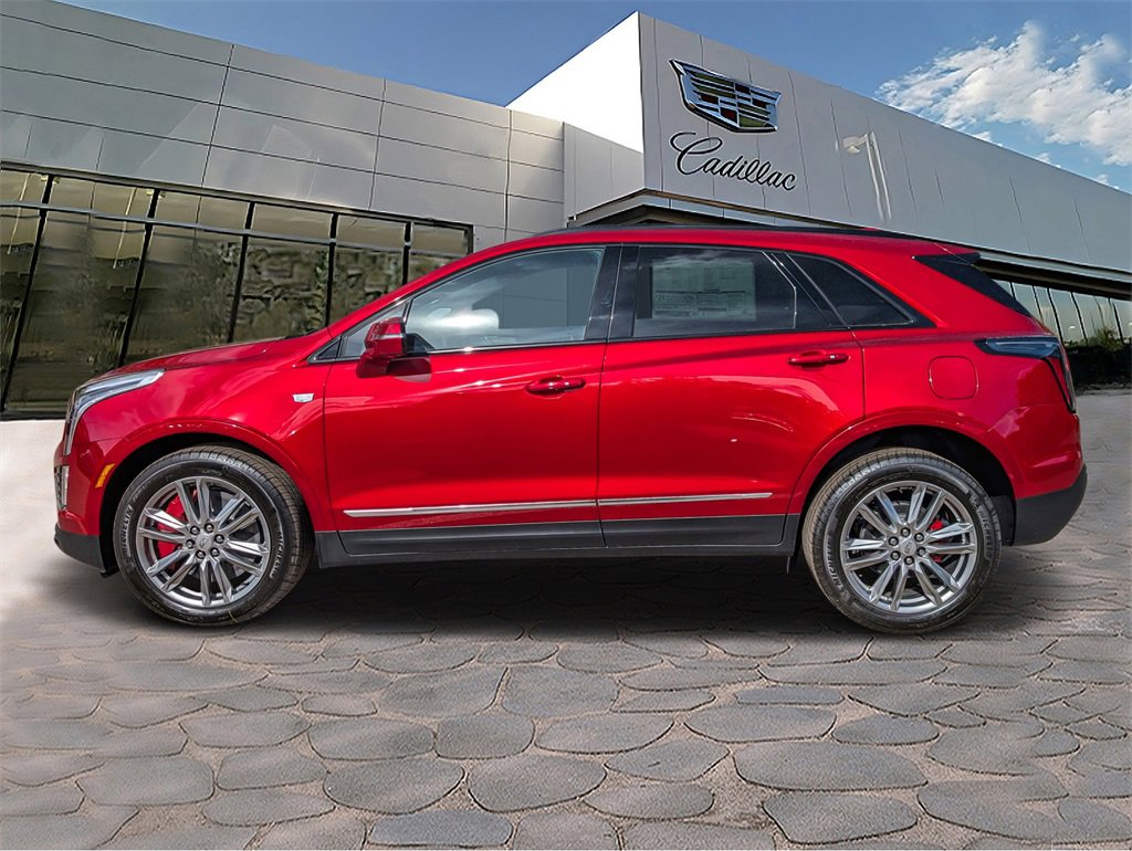2025 Cadillac XT5 Sport photo 2