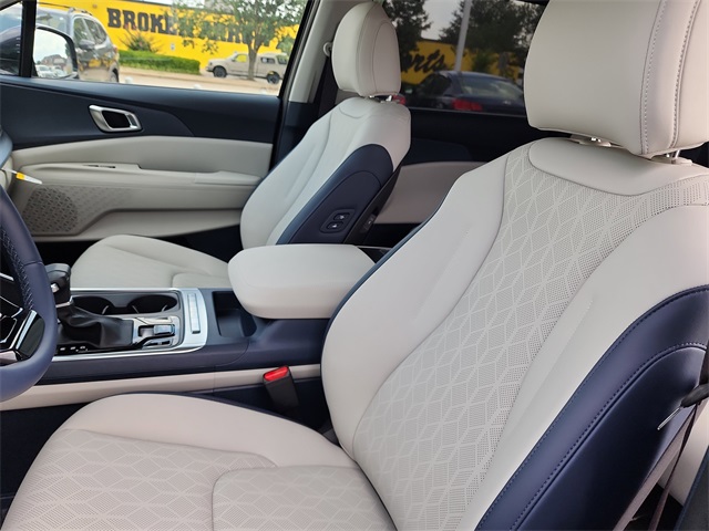 2026 Kia Carnival EX photo 4