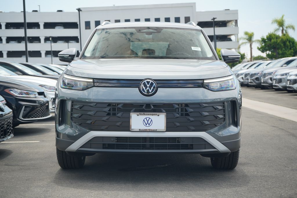 2025 Volkswagen Tiguan SE photo 2
