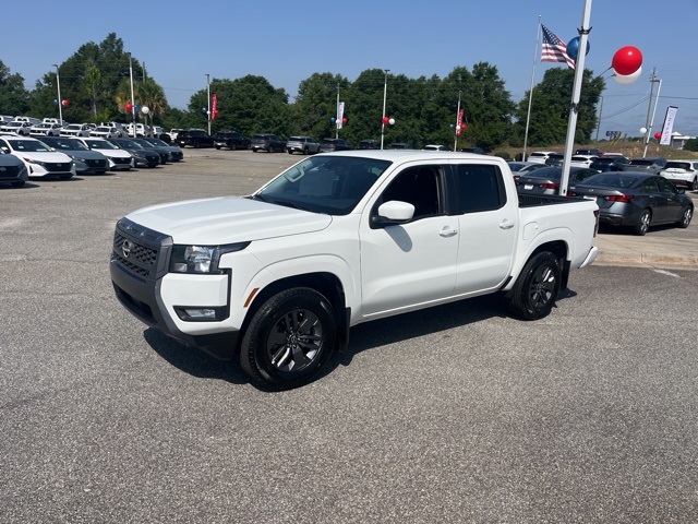 2025 Nissan Frontier Crew Cab SV photo 3