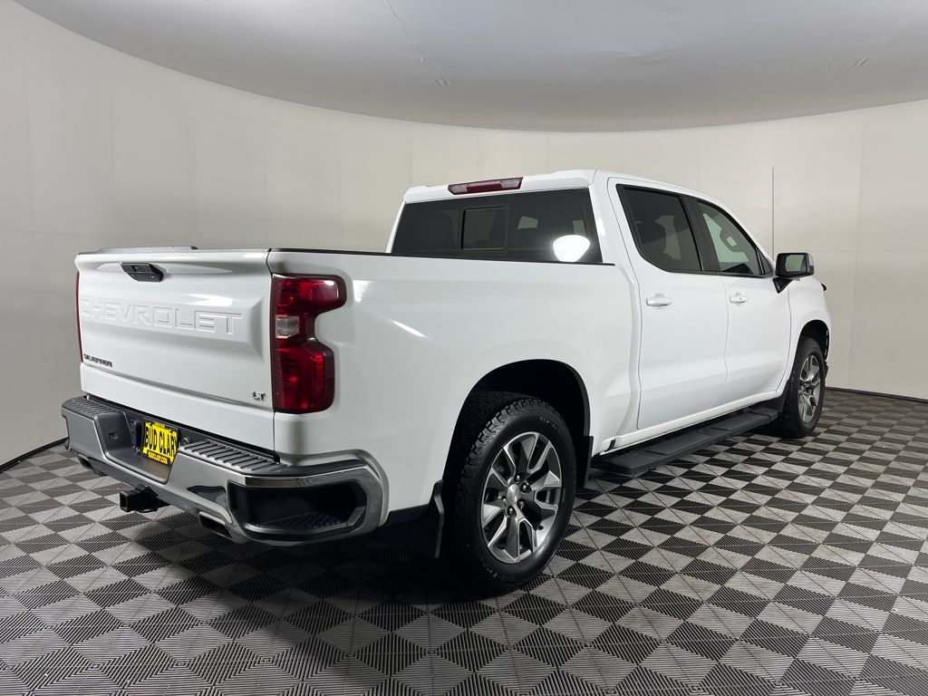 2020 Chevrolet Silverado 1500 LT photo 2