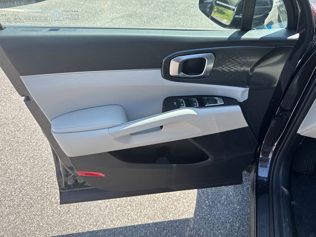 2025 Kia Sorento S photo 10