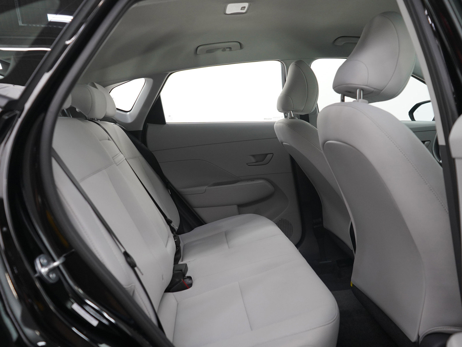 2025 Hyundai Kona SE photo 4