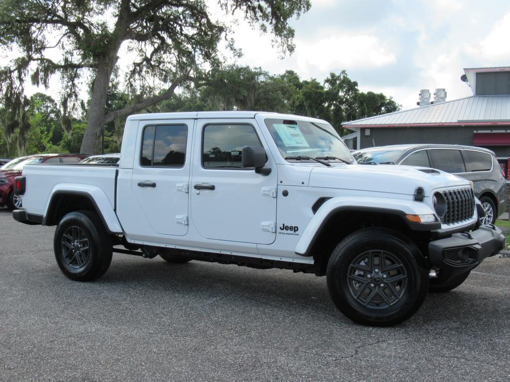 2025 Jeep Gladiator Sport S photo 2