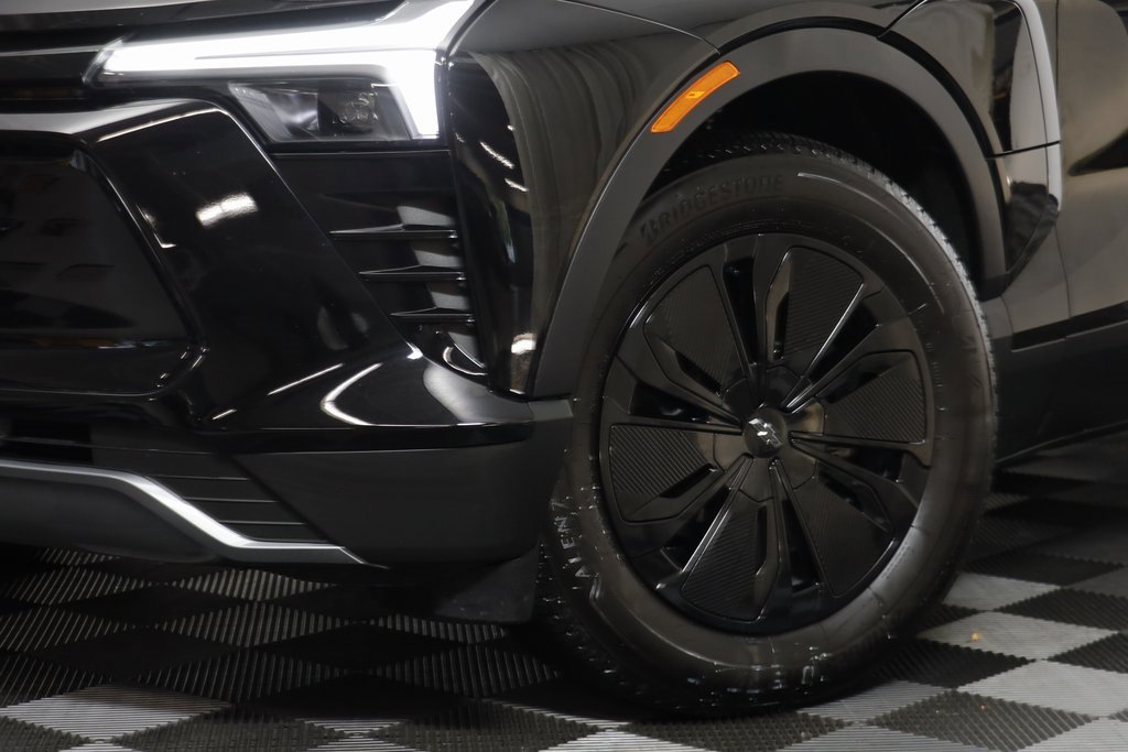 2025 Chevrolet Blazer EV photo 2