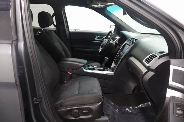 2015 Ford Explorer XLT photo 13