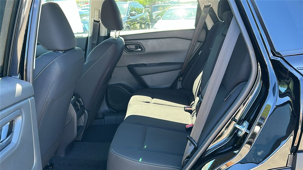 2026 Nissan Rogue S photo 21