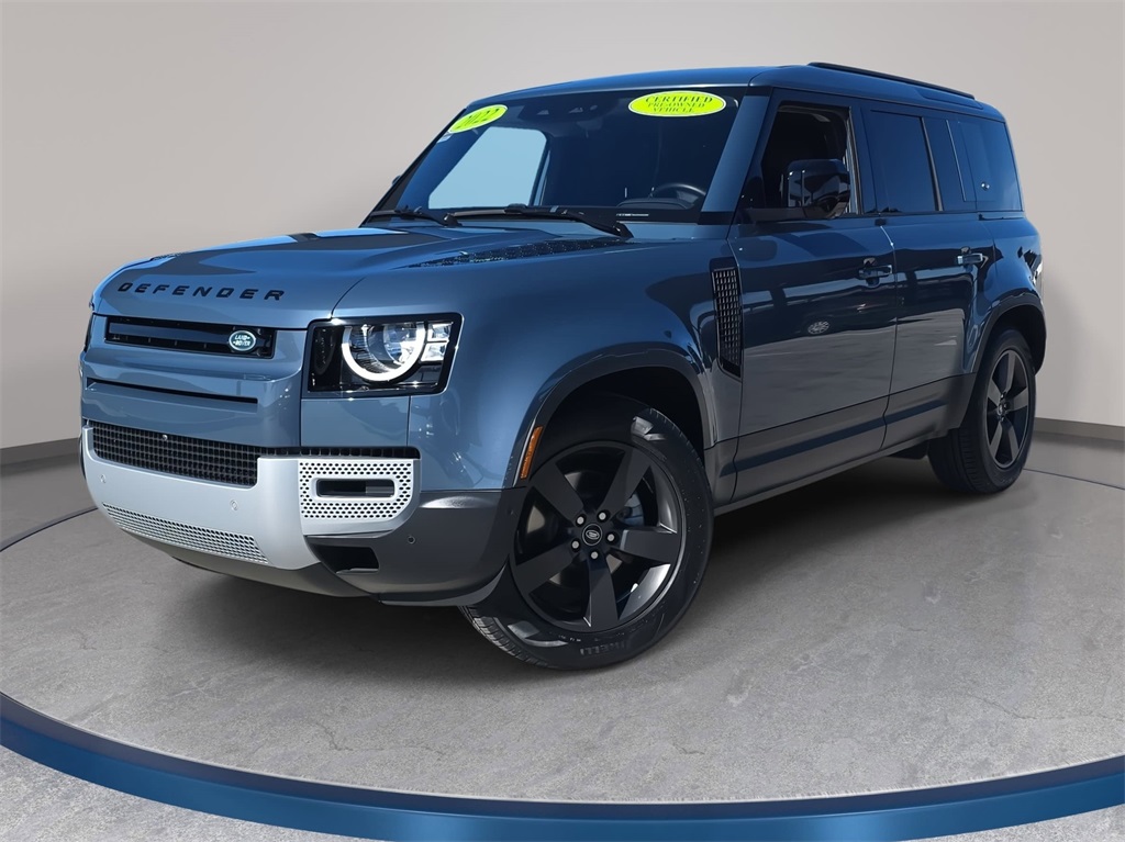 2022 Land Rover Defender S's photo