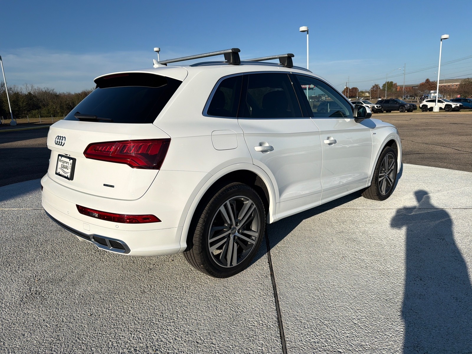 2020 Audi Q5 Premium Plus 55 TFSI e photo 2